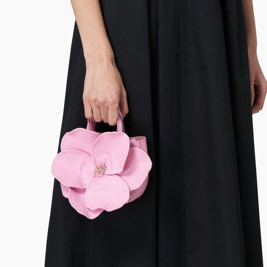 French Style Petal Flower Tote Bag One Shoulder Crossbody $78.50 Dana Fashion Color: Champagne Women's Bags Product information: Lining texture: no lining Color: pink, classic black, red, champagne gold Outer bag type: open pocket Hardness: medium Materia