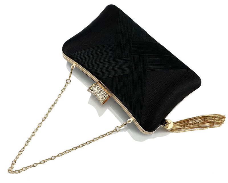 Fringed Metal Braided Diamond Buckle Banquet Evening Clutch Shoulder Bag $37.24 Dana Fashion Color: Black Women's Bags Product information: Product category: dinner bag Material: Polyester Opening method: lock Carrying parts: soft handle Strap root number