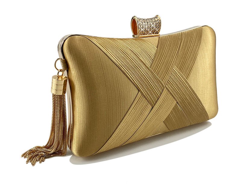 Fringed Metal Braided Diamond Buckle Banquet Evening Clutch Shoulder Bag $37.24 Dana Fashion Color: Gold Women's Bags Product information: Product category: dinner bag Material: Polyester Opening method: lock Carrying parts: soft handle Strap root number: