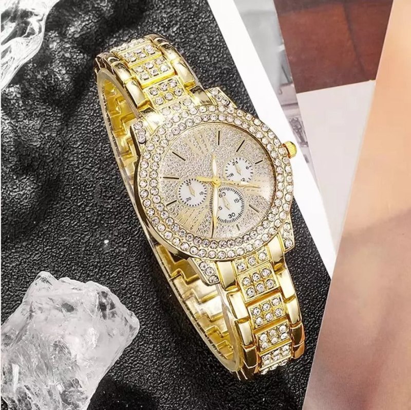 Full Diamond Bracelet Watch Suit Women's Quartz Watch Fashion Jewelry $41.29 Dana Fashion Color: Gold Watch Love 4 Pieces Women's Accessories Product information: Color: gold three eyes gold Love 4 pieces, Movement type: Quartz Display type: Pointer Mirro