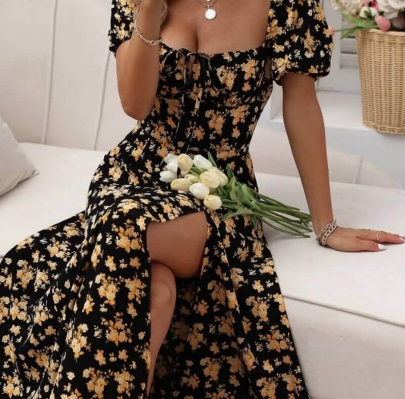 Full Floral Floor-length Holiday Beach Dress For Women $35.00 Dana Fashion Color: Blue and White Size: 2XL Women's clothing Product information: Neckline: square collar Sleeve type: Puff sleeve Waist line: High waist Bottom shape: slit Color: Blue and Whi