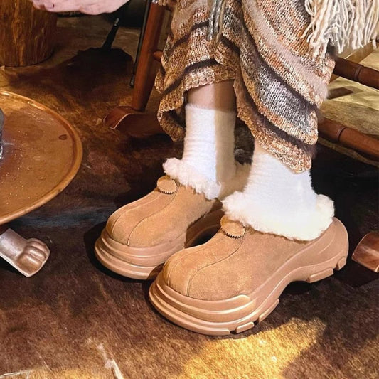 Fur Integrated Platform Snow Boots Women $69.11 Dana Fashion Color: Brown Bow Size: 35 Women's shoes Product information: Pattern: solid color Lining material: Cotton Color: brown, brown bow Size: 35, 36, 37, 38, 39, 40 Shoe Upper material: fur integratio