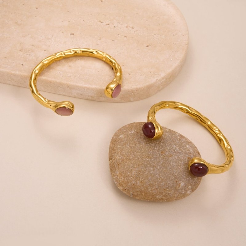Genuine Gold Plated Titanium Steel Exquisite Zircon Opening Bracelet $35.00 Dana Fashion Color: Black Women's Accessories Product information: Process: Electroplating Color: white, black, red, green, pink Material: titanium steel Size: Opening Popular ele