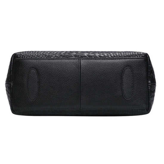 Genuine Leather Women's Woven Bag Crossbody Small Bag Women's Shoulder Messenger Bag $120.00 Dana Fashion Color: Black Women's Bags Product information: Lining texture: Polyester Pattern: solid color Color: Black Processing Method: embossing Outer bag typ