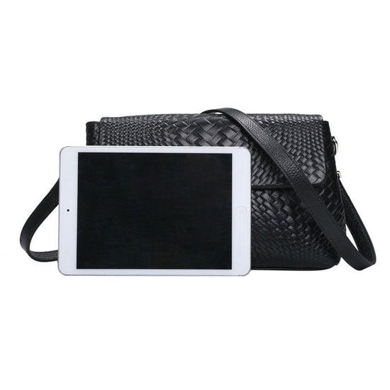 Genuine Leather Women's Woven Bag Crossbody Small Bag Women's Shoulder Messenger Bag $120.00 Dana Fashion Color: Black Women's Bags Product information: Lining texture: Polyester Pattern: solid color Color: Black Processing Method: embossing Outer bag typ