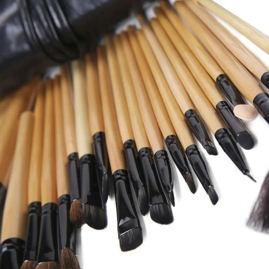 Gift Bag Of 24 Pcs Makeup Brush Sets Professional Cosmetics Brushes Eyebrow Powder Foundation Shadows Pinceaux Make Up Tools $29.99 Dana Fashion default: default makeup ملخص: 1. مجموعة فرش المكياج سهلة الحمل والاستخدام 2. بفضل الجودة الفائقة، لن تسبب فرش