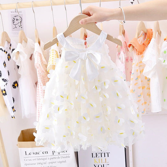 Girls Dress Summer Princess Dress $15.24 Dana Fashion Color: White Child size: 100cm Baby Clothing Product Information： Style: sweet Fabric name: cotton Skirt category: dress Main fabric composition: cotton Main fabric ingredient content: 90 Size Informat