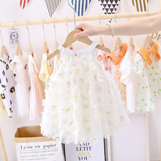 Girls Dress Summer Princess Dress $15.24 Dana Fashion Color: White Child size: 100cm Baby Clothing Product Information： Style: sweet Fabric name: cotton Skirt category: dress Main fabric composition: cotton Main fabric ingredient content: 90 Size Informat