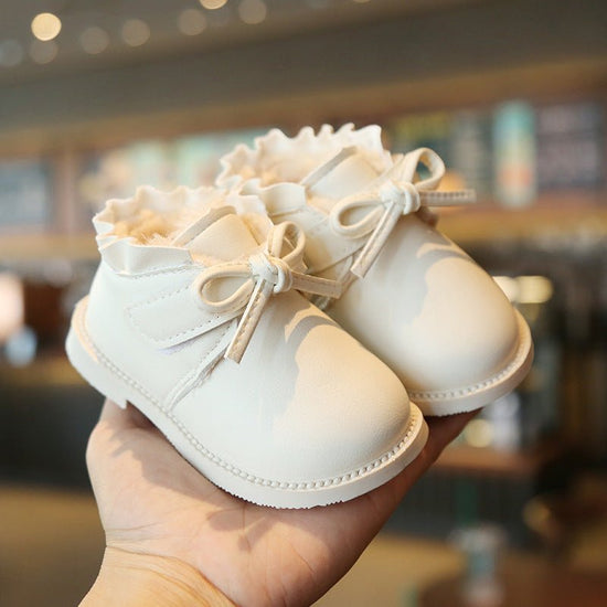 Girls princess shoes soft sole toddler shoes $20.45 Dana Fashion Color: Beige Size: 16 Baby & Mother Girls princess shoes soft sole toddler shoes Product category cotton shoes Applicable gender female Upper material: synthetic leather Way of wearing Velcr