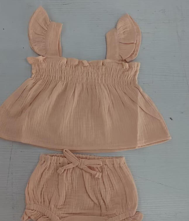 Girls' Solid Color Sling Top Hot Pants Suit $20.00 Dana Fashion Color: Pink Suitable For Height: 100cm Baby Clothing Product information: Color: green, pink Pants length: Shorts Applicable height: 80cm,90cm,100cm,110cm,70cm Fabric name: Cotton Closed styl