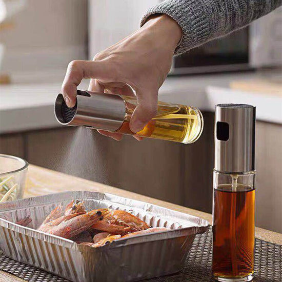 glass oil vinegar spray bottle $23.70 Dana Fashion format: 2pcs Space Silver Dana's Kitchen [name] ABS + glass oil vinegar spray bottle [material] ABS + high white glass [Specification] Diameter 4cm Height 17.5cm Single capacity 100ml [Features] Fine work