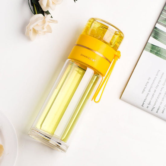 Glass Water Bottle With Tea Infuser Filter Tea Separation Double Wall Glass Bottle Leakproof Water Bottle $32.62 Dana Fashion Color: Yellow Capacity size: 450ml Dana's Kitchen Overview: 1. Tea water separation design, you can use the tea warehouse to make