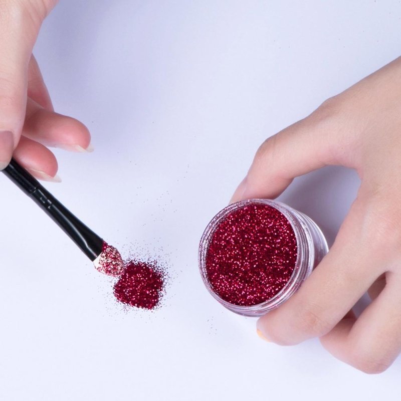 Glitter Lip Gloss Lipstick Shiny DIY Lip Gloss Diamond Waterproof Long Lasting Lipgloss Kit With Lip Primer Lip Tint Lips Makeup $19.00 Dana Fashion style: A makeup Overview: 1. Glitter Lip Gloss Set: You can use glitter lip gloss to create perfect shiny