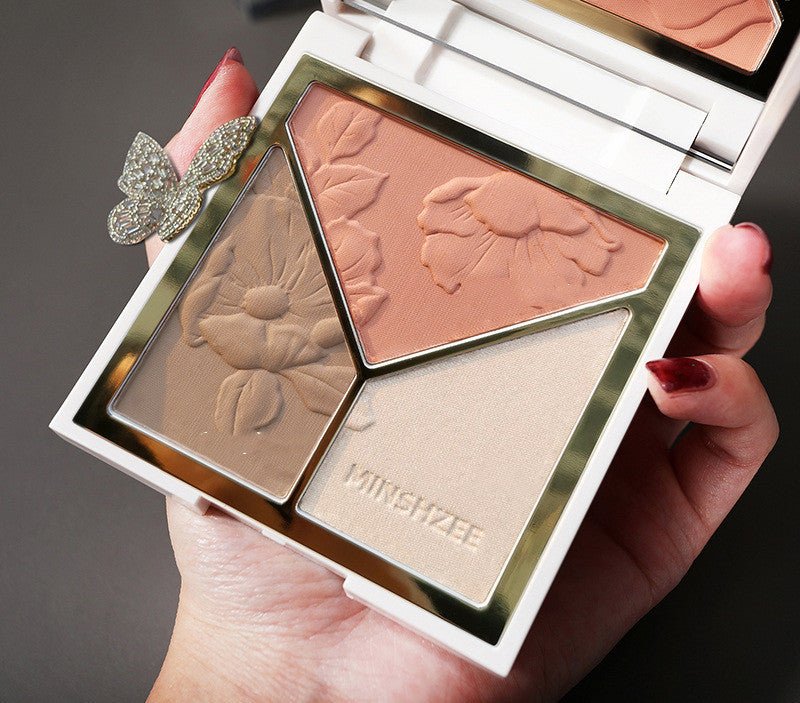 Glitter Matte Nose Shadow Blush New $19.50 Dana Fashion style: B makeup Product information Specifications: normal specifications Model: M6009 Light and Shadow Artist Repairing Disk Series: Youth Series Image: Young Girl Skin Type: General Shelf life: 3 y