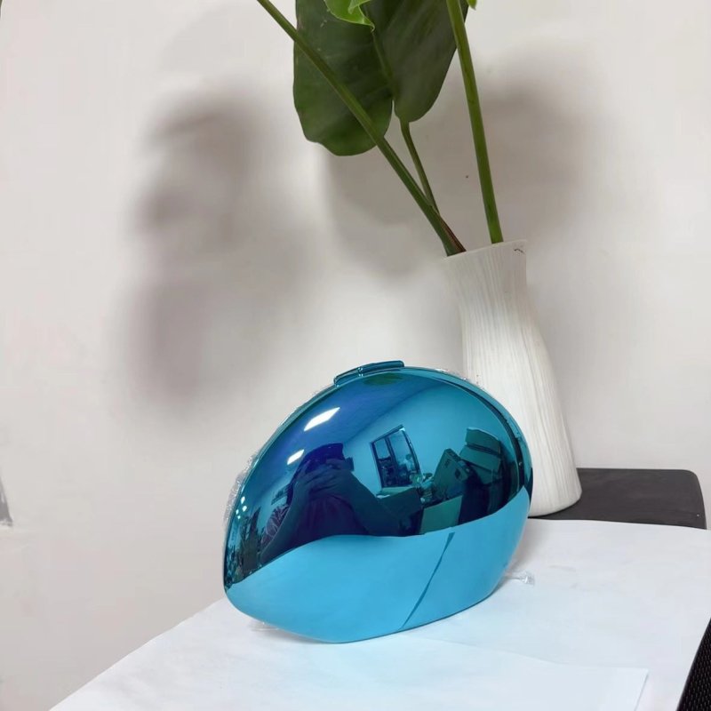Golden Acrylic Metallic Goose Egg Box Banquet Clutch $37.31 Dana Fashion Color: Blue Size: 21 x 5 x 15cm Women's Bags Product information: Color: gold (with lining), silver (with lining), Daikin color (with lining), large silver (with lining) Outer bag ty