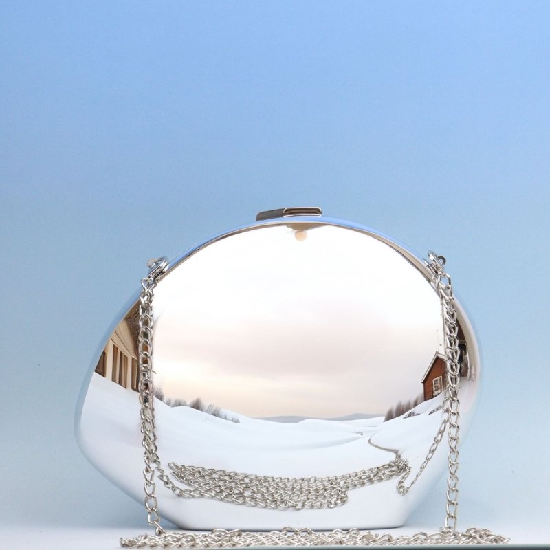 Golden Acrylic Metallic Goose Egg Box Banquet Clutch $37.31 Dana Fashion Color: Large Silver Size: 21*5*16 Women's Bags Product information: Color: gold (with lining), silver (with lining), Daikin color (with lining), large silver (with lining) Outer bag