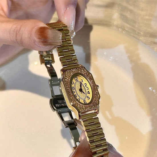Good-looking Steel Belt Artistic Design Carved Retro Style Small Watch For Women $54.00 Dana Fashion Color: Gold Strap Gold Noodles Women's Accessories Product information: Color: Silver Streak white noodles, gold strap white noodles, gold strap gold nood