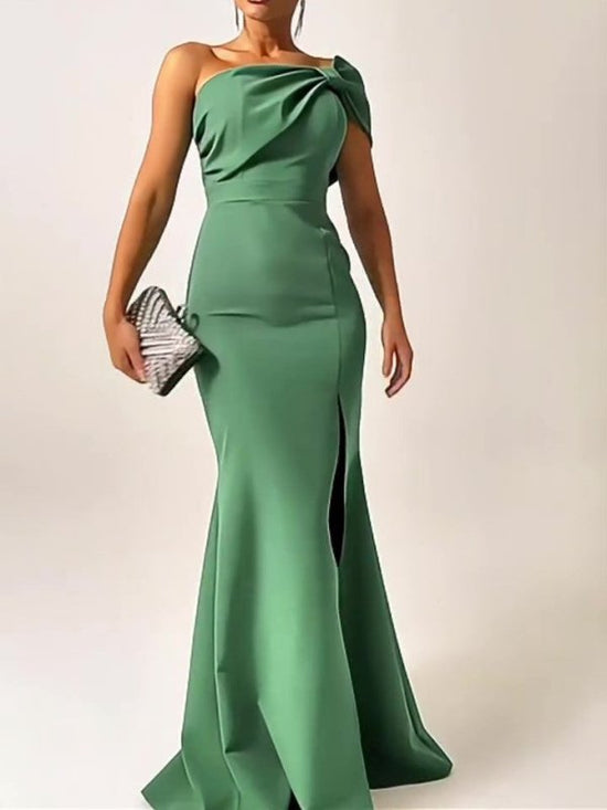 Green Bow Tube Top Evening Dress $41.99 Dana Fashion Color: Green Size: L Women's clothing معلومات المنتج: التصميم: لون سادة النمط: أنيق السُمك: عادي الخامة: بوليستر المناسبة: الحفلات والزفاف المقاس والملاءمة طول الفستان: ماكسي المرونة: مرن قليلاً نوع الم