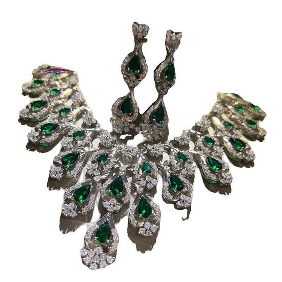 Green Zircon Evening Dress Accessories Necklace Earrings $347.50 Dana Fashion Color: Emerald Green Women's Accessories Product information: Material: zircon/Rhinestone Product Type: Ornament Color classification: Emerald Green Size: Necklace length 42cm,