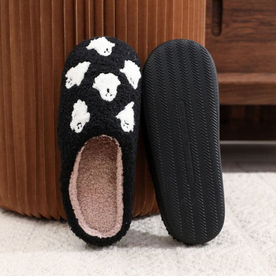 Halloween Ghost Cartoon Thermal Cotton Slippers Men And Women $29.50 Dana Fashion Color: Black Size: 36to37 Women's shoes Product information: Color: cotton slippers-6 kid (black), cotton slippers-6 kid (pink) Size: 36-37,38-39,40-41,42-43,44-45 Sole mate