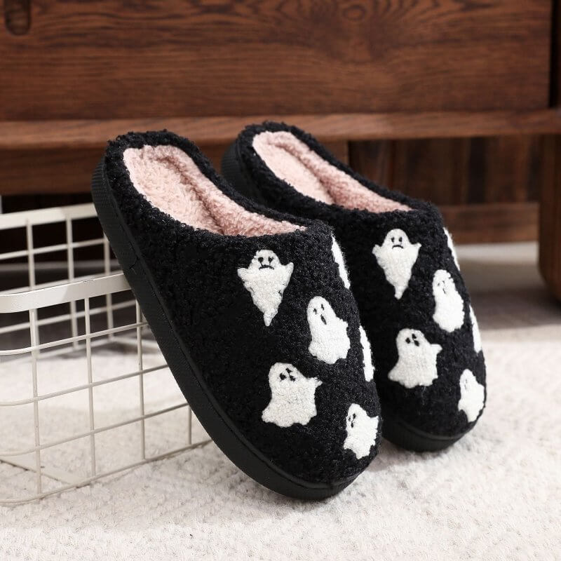 Halloween Ghost Cartoon Thermal Cotton Slippers Men And Women $29.50 Dana Fashion Color: Black Size: 36to37 Women's shoes Product information: Color: cotton slippers-6 kid (black), cotton slippers-6 kid (pink) Size: 36-37,38-39,40-41,42-43,44-45 Sole mate