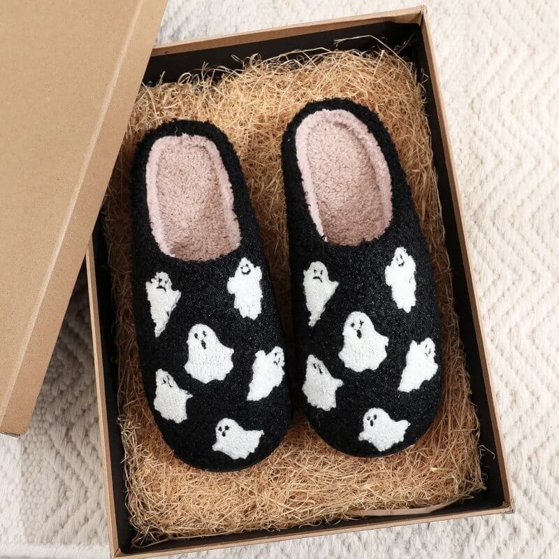 Halloween Ghost Cartoon Thermal Cotton Slippers Men And Women $29.50 Dana Fashion Color: Black Size: 36to37 Women's shoes Product information: Color: cotton slippers-6 kid (black), cotton slippers-6 kid (pink) Size: 36-37,38-39,40-41,42-43,44-45 Sole mate