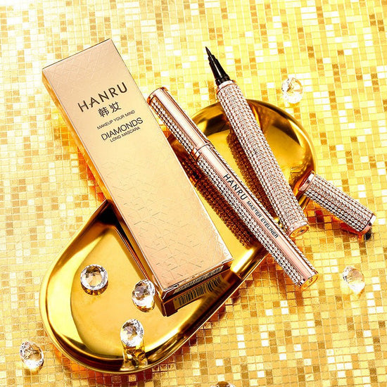Halo Beginner Eyeliner $19.05 Dana Fashion Color: Black makeup Easy to use crying eyeliner, the tip is very soft, suitable for both novice and veteran, and the chicken is smooth when drawing No coloring or dryness will occur! The color of the pen is black