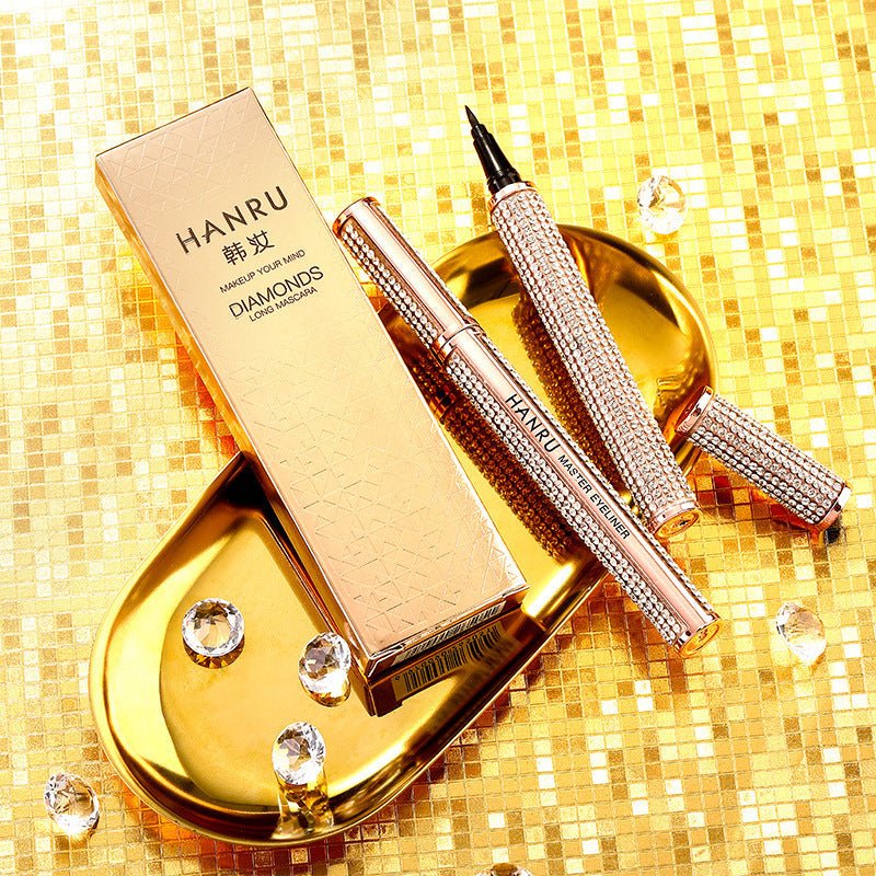 Halo Beginner Eyeliner $19.05 Dana Fashion Color: Black makeup Easy to use crying eyeliner, the tip is very soft, suitable for both novice and veteran, and the chicken is smooth when drawing No coloring or dryness will occur! The color of the pen is black