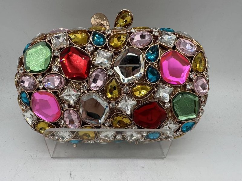 Hand-held New Diamond Evening Bag $156.00 Dana Fashion Color: Golden Color Women's Bags Product information: Lining texture: PU Applicable scenarios: Daily matching Color: Crystal yellow, champagne, silver, green, purple, red, rose red, royal blue, black,