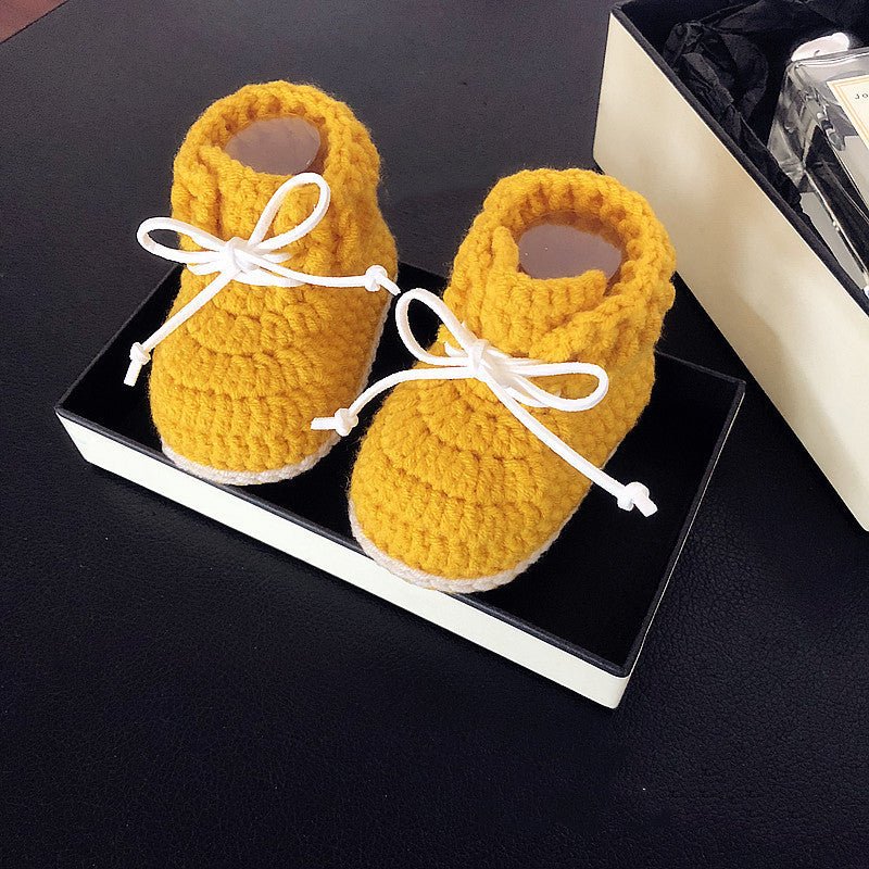 Hand-Woven Baby Shoes, Baby Shoes For Men and Women $39.70 Dana Fashion Color: Blue Size: 10cm Baby & Mother Product information: Main fabric composition: Regenerated cellulose fiber 9 cm full moon 10 cm March June 11 cm July September 12 cm October Decem