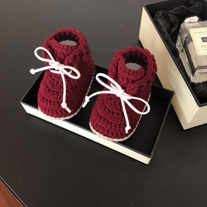 Hand-Woven Baby Shoes, Baby Shoes For Men and Women $39.70 Dana Fashion Color: Wine Red Size: 10cm Baby & Mother Product information: Main fabric composition: Regenerated cellulose fiber 9 cm full moon 10 cm March June 11 cm July September 12 cm October D