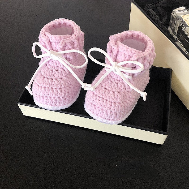 Hand-Woven Baby Shoes, Baby Shoes For Men and Women $39.70 Dana Fashion Color: Blue Size: 10cm Baby & Mother Product information: Main fabric composition: Regenerated cellulose fiber 9 cm full moon 10 cm March June 11 cm July September 12 cm October Decem