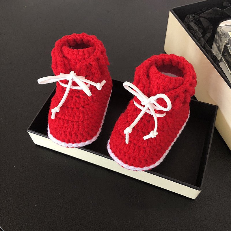 Hand-Woven Baby Shoes, Baby Shoes For Men and Women $39.70 Dana Fashion Color: Red Size: 10cm Baby & Mother Product information: Main fabric composition: Regenerated cellulose fiber 9 cm full moon 10 cm March June 11 cm July September 12 cm October Decemb