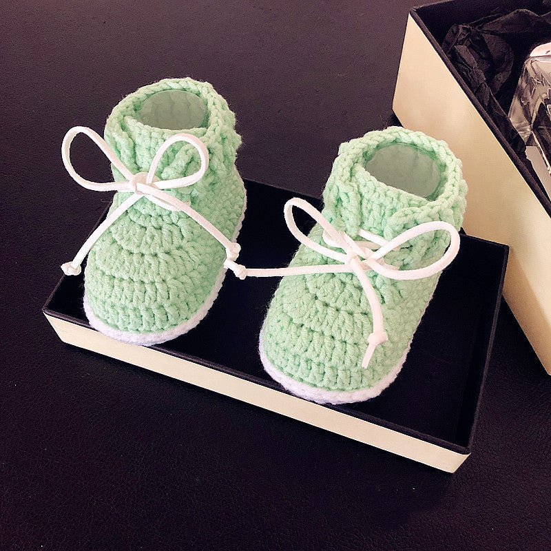 Hand-Woven Baby Shoes, Baby Shoes For Men and Women $39.70 Dana Fashion Color: Green Size: 10cm Baby & Mother Product information: Main fabric composition: Regenerated cellulose fiber 9 cm full moon 10 cm March June 11 cm July September 12 cm October Dece