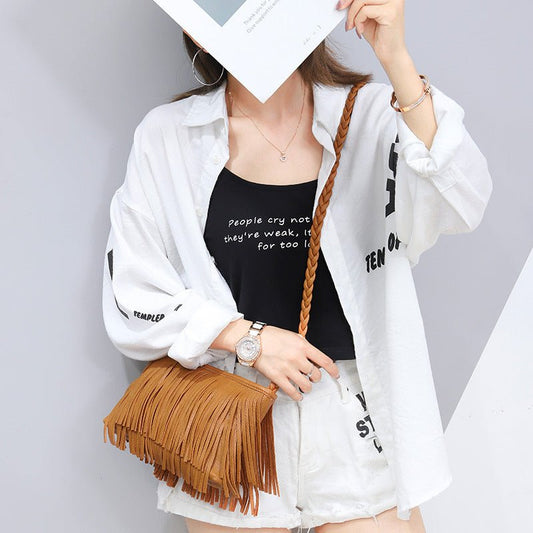 Hand-woven Tassel Bag Shoulder Crossbody Bag $54.93 Dana Fashion Color: Beige Women's Bags Product information: Lining texture: polyester cotton Pattern: solid color Color: khaki, black, brown, gray, beige Processing Method: soft surface Outer bag type: S