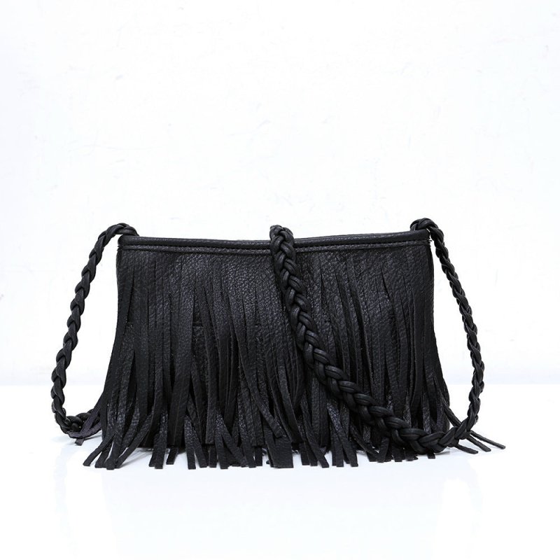 Hand-woven Tassel Bag Shoulder Crossbody Bag $54.93 Dana Fashion Color: Beige Women's Bags Product information: Lining texture: polyester cotton Pattern: solid color Color: khaki, black, brown, gray, beige Processing Method: soft surface Outer bag type: S