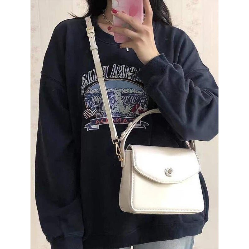 Handbag Women's Fashion Retro Messenger Bag $30.42 Dana Fashion Color: Beige Size: 20x17x8cm Women's Bags Product information: Lining texture: Polyester Color: Black, retro red, cherry blossom powder, Milky White Hardness: medium and soft Size: length 20c