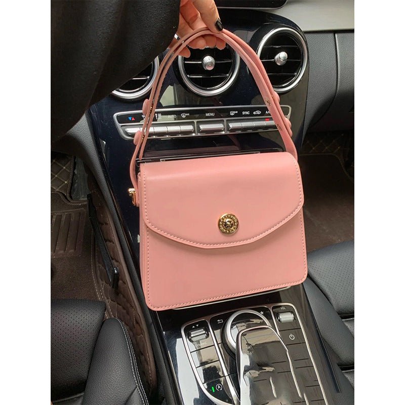 Handbag Women's Fashion Retro Messenger Bag $30.42 Dana Fashion Color: Cherry Pink Size: 20x17x8cm Women's Bags Product information: Lining texture: Polyester Color: Black, retro red, cherry blossom powder, Milky White Hardness: medium and soft Size: leng