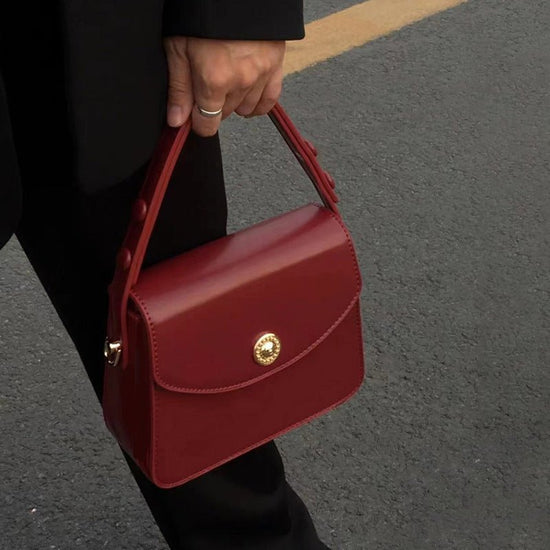 Handbag Women's Fashion Retro Messenger Bag $30.42 Dana Fashion Color: Beige Size: 20x17x8cm Women's Bags Product information: Lining texture: Polyester Color: Black, retro red, cherry blossom powder, Milky White Hardness: medium and soft Size: length 20c