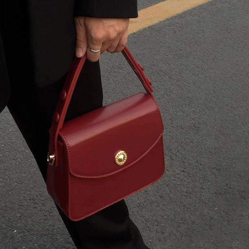 Handbag Women's Fashion Retro Messenger Bag $30.42 Dana Fashion Color: Beige Size: 20x17x8cm Women's Bags Product information: Lining texture: Polyester Color: Black, retro red, cherry blossom powder, Milky White Hardness: medium and soft Size: length 20c