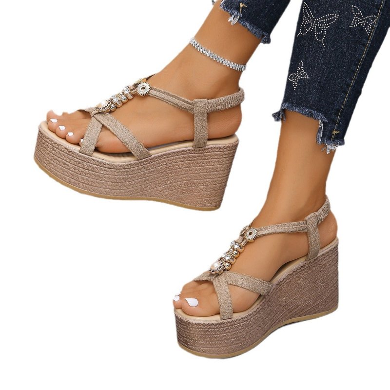 Handmade Beaded Middle Heel Wedge Flat Open Toe Breathable Shoes $42.67 Dana Fashion Color: Khaki Size: 35 Women's shoes Product information: Lining material: PU Toe holder shape: round head Color: khaki Shoe Upper material: Microfiber Size: 35,36,37,38,3