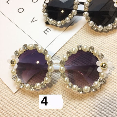 Handmade flower diamond sunglasses $20.42 Dana Fashion Style: 4Style Women's Accessories Lens material: Acrylic Frame material: plastic UV resistance level: UV400