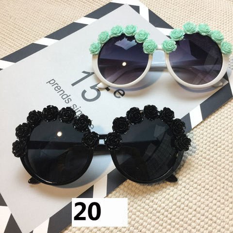 Handmade flower diamond sunglasses $20.42 Dana Fashion Style: 20Style Women's Accessories Lens material: Acrylic Frame material: plastic UV resistance level: UV400