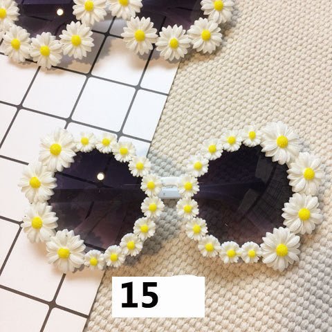 Handmade flower diamond sunglasses $20.42 Dana Fashion Style: 15Style Women's Accessories Lens material: Acrylic Frame material: plastic UV resistance level: UV400