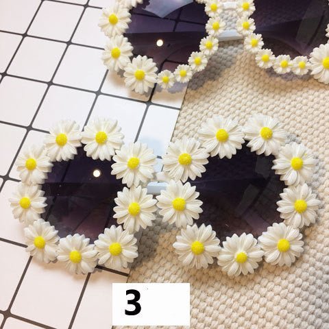 Handmade flower diamond sunglasses $20.42 Dana Fashion Style: 3Style Women's Accessories Lens material: Acrylic Frame material: plastic UV resistance level: UV400