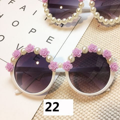 Handmade flower diamond sunglasses $20.42 Dana Fashion Style: 22Style Women's Accessories Lens material: Acrylic Frame material: plastic UV resistance level: UV400