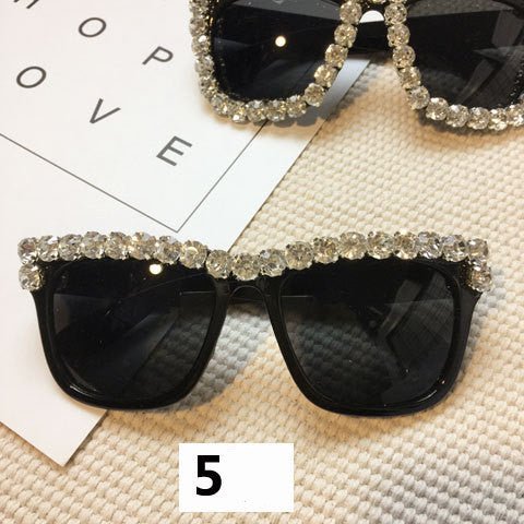 Handmade flower diamond sunglasses $20.42 Dana Fashion Style: 5Style Women's Accessories Lens material: Acrylic Frame material: plastic UV resistance level: UV400