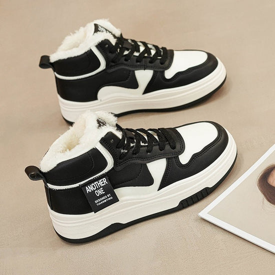 High Cotton-padded Shoes Fleece-lined Winter Women $42.15 Dana Fashion Color: Black Size: 35 Women's shoes Product information: Color: beige, black Upper height: tall crown Heel height: flat heel Size: 35, 36, 37, 38, 39, 40 Sole material: rubber Shoe Upp
