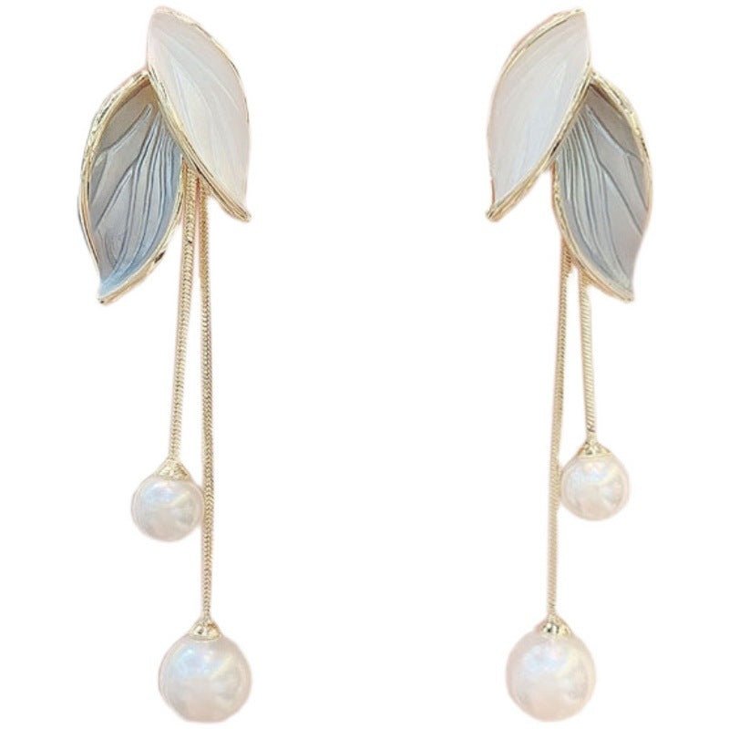 High-end Fashion 925 Silver Needle Autumn And Winter Leaves Pearl Tassel Earrings $13.51 Dana Fashion Color: 408 Champagne Women's Accessories Product information: Treatment Process: baking varnish Color: 408 champagne, 427 gray White Applicable people: w