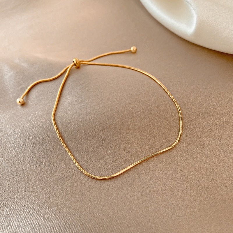 High-grade Light Luxury And Simplicity Pearl Bracelet $14.90 Dana Fashion Color: Gold Pull S146 Gold Women's Accessories Product information: Treatment Process: Electroplating Color: Pearl bracelet-S128 gold, pearl double layer bracelet-S330 gold, small w